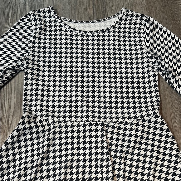 Black & White Dress- size 7-8 - Picture 3 of 4